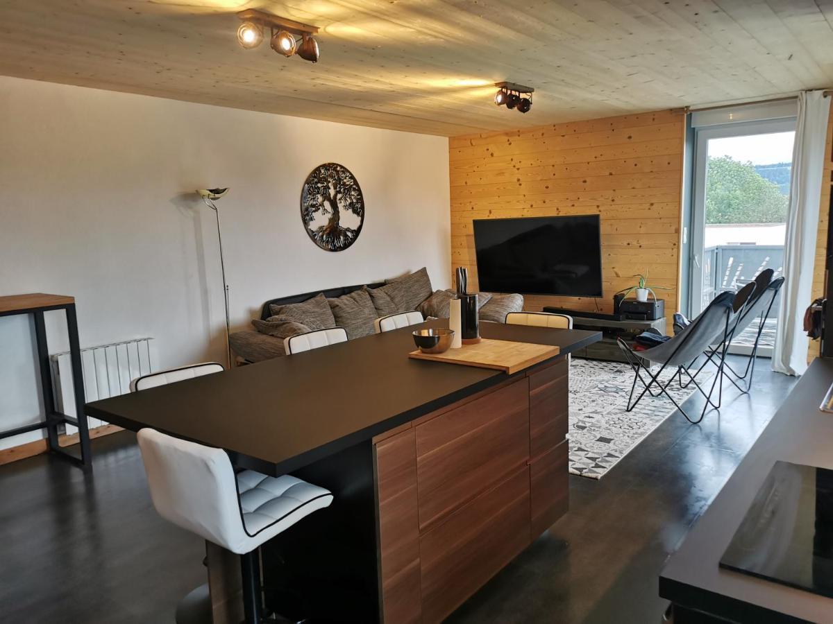 Superbe Appartement Neuf Avec Terrasse Orchamps-Vennes Exterior photo